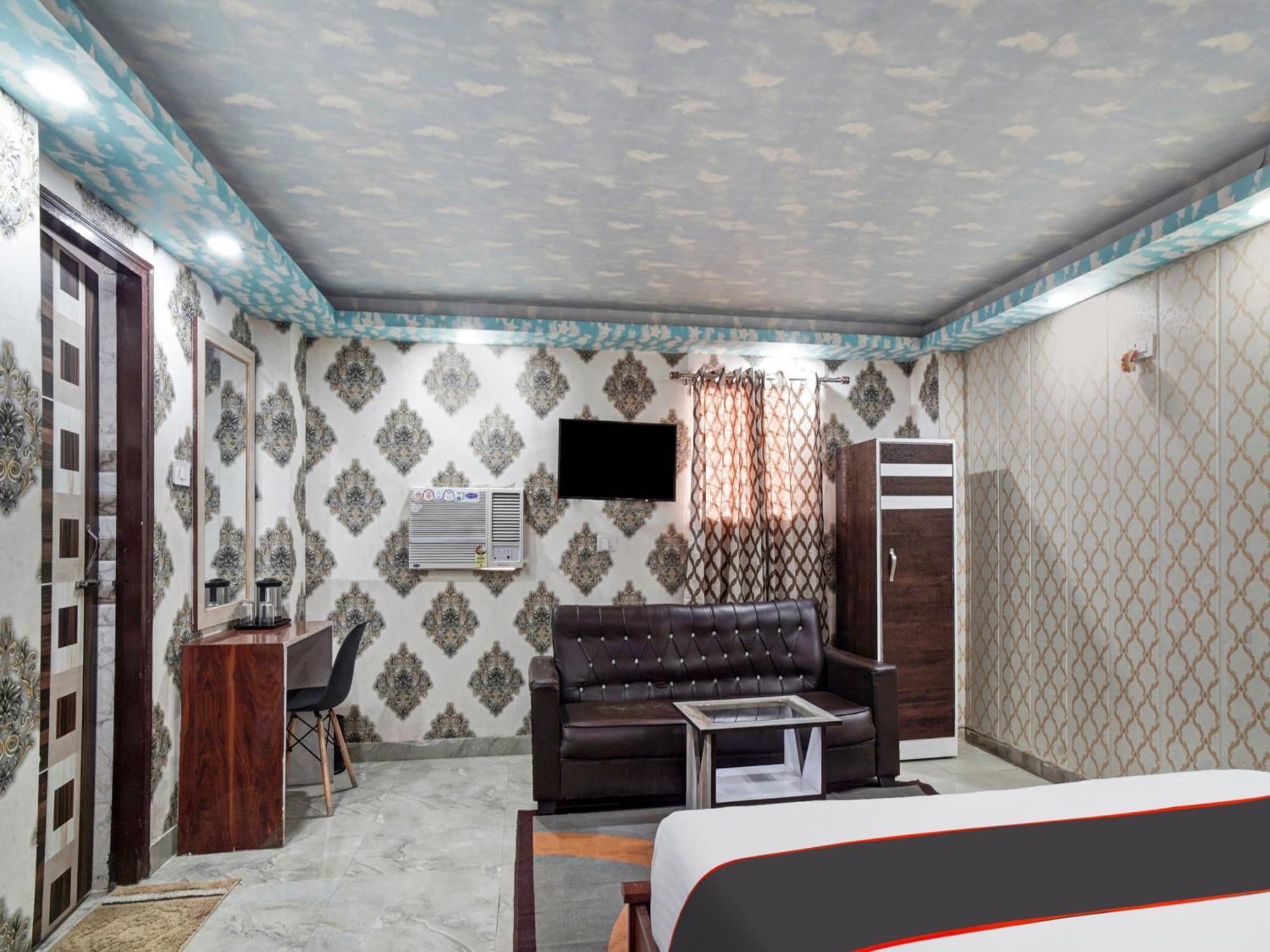 فندق أو واي أو 47006 ماجاده بالاس Danapur المظهر الخارجي الصورة